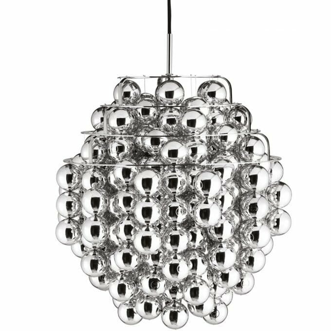 Die Ball Typ H Üendelleuchte in Silber von Designer Verner Panton. Due Leuchte wird heute von Verpan aus Dänemark gebaut.